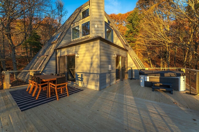 Building Photo - 585 Granny Lewis Ln