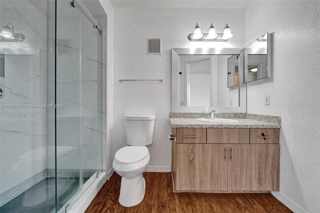 Building Photo - 417 Vista Isles Dr