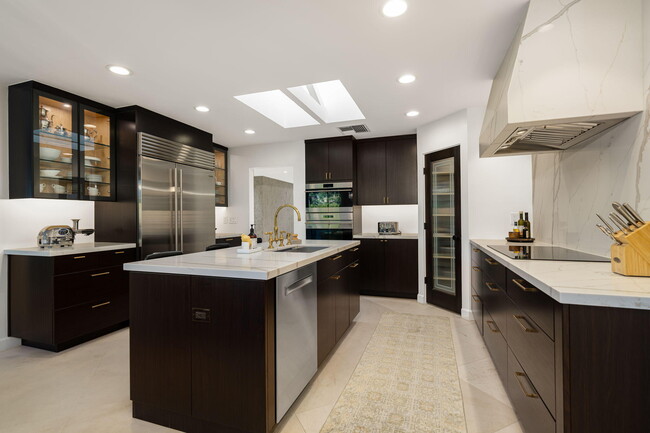 Building Photo - 6 Exeter Ct