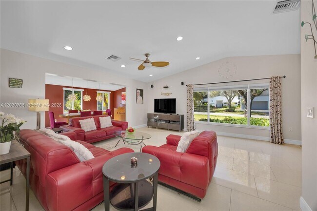 Building Photo - 11625 SW 70th Ave