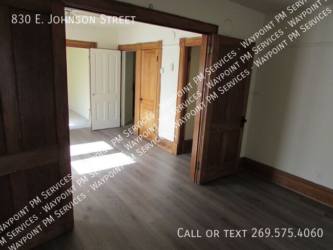 Building Photo - 830 E Johnson St