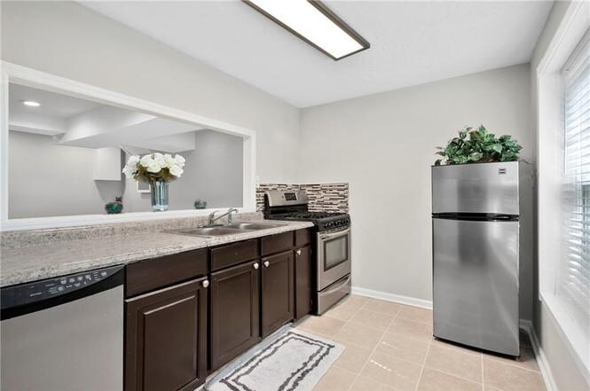 Building Photo - 2804 Dodson Dr