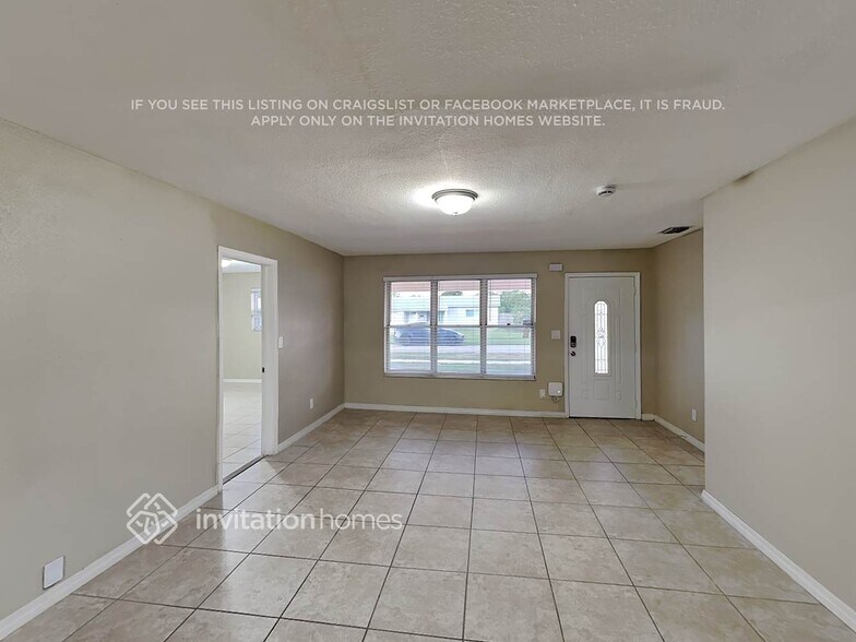 Building Photo - 7560 Pierce St