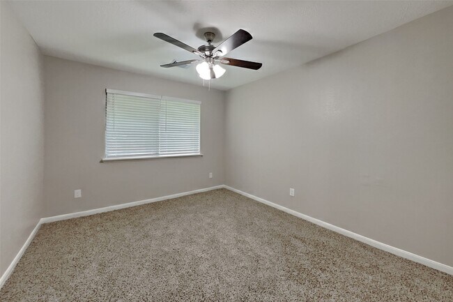 Building Photo - 16306 Ash Point Ln