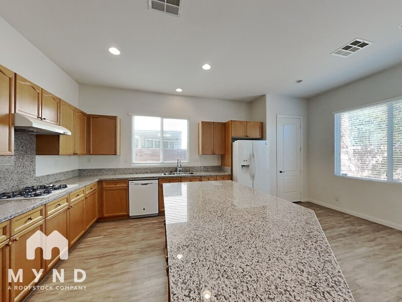 Building Photo - 6524 Greenlet Ave