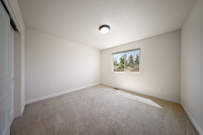Building Photo - 1610 N Corbin Ln