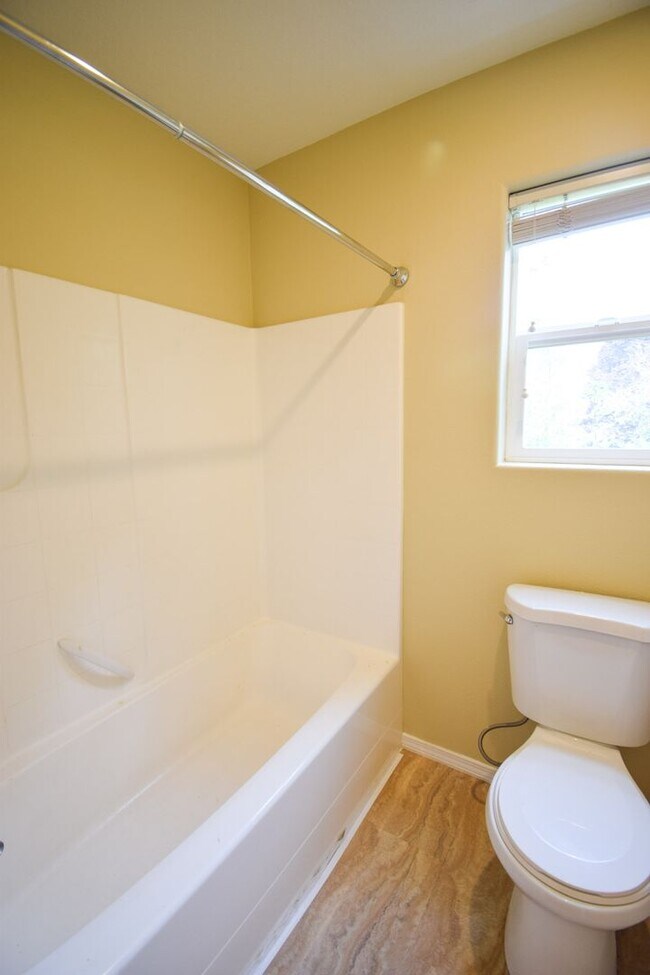 Building Photo - NEW LOWERED RENT!  Wow! Beautiful 4 Bedroo...