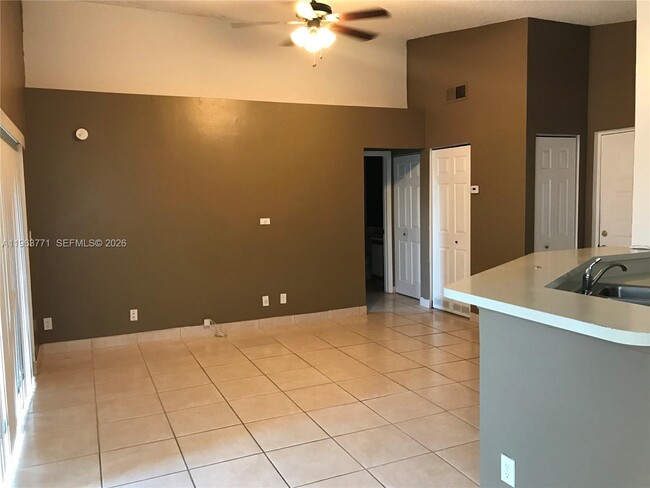 Building Photo - 9999 Summerbreeze Dr