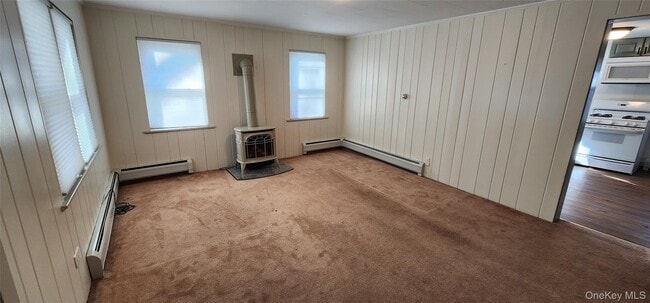 Building Photo - 6 Lower Brook Rd