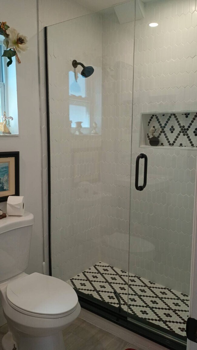 Building Photo - 1950 W Crown Pointe Blvd