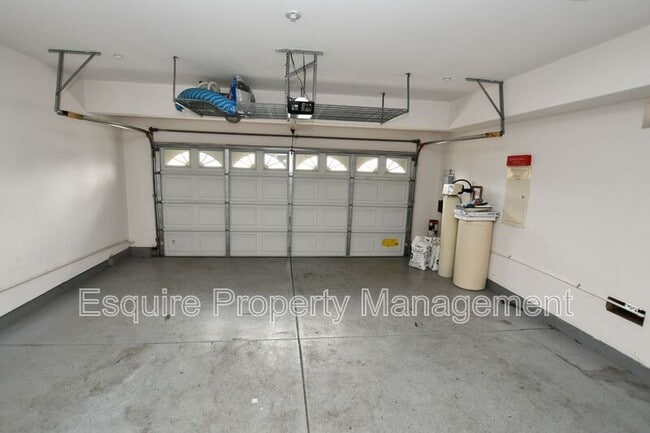 Building Photo - 621 Riviera Ct