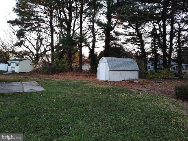 Building Photo - 8566 Dyott Ct