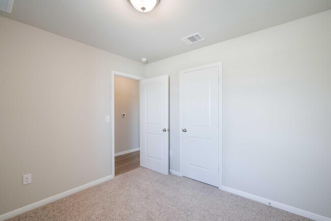Building Photo - 125 Frederick Dr