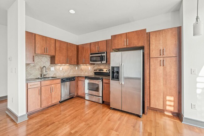 Building Photo - (Coming Soon) Move-in Ready 1 Bedroom Cond...