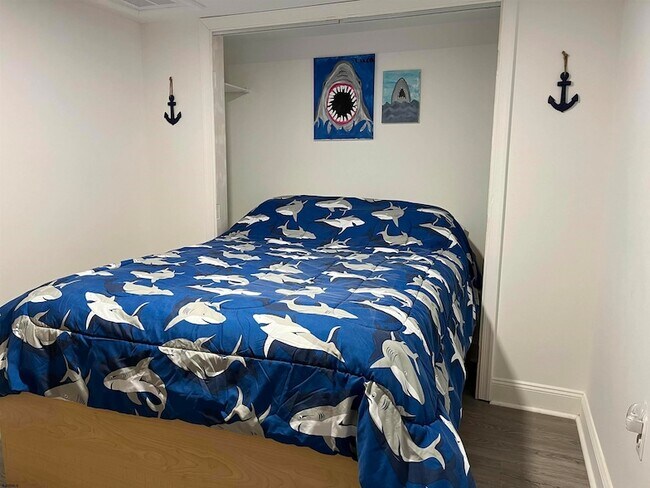 Building Photo - 3 S Richards Ave