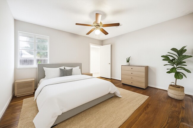 Building Photo - 2712 W Holcombe Blvd