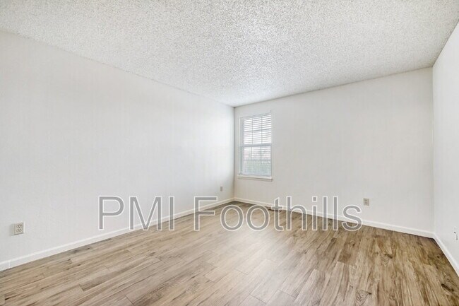 Building Photo - 5565 W 76th Ave