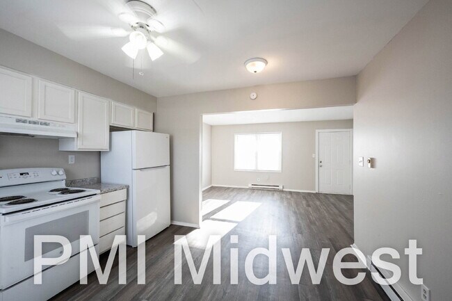 Building Photo - "Cozy 2-Bed Oasis in New Palestine with 800 Sq Ft of Comfort!"