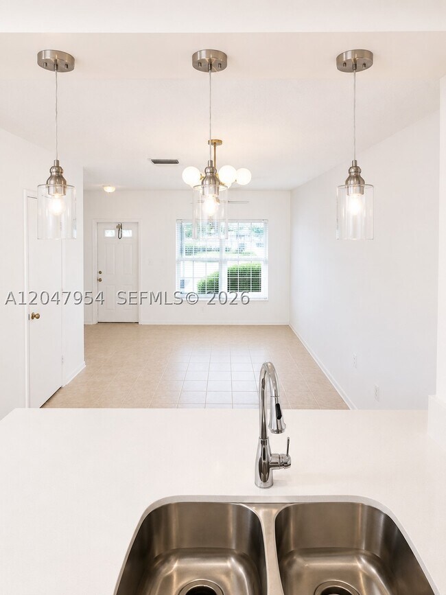 Building Photo - 3 Whitehead Cir
