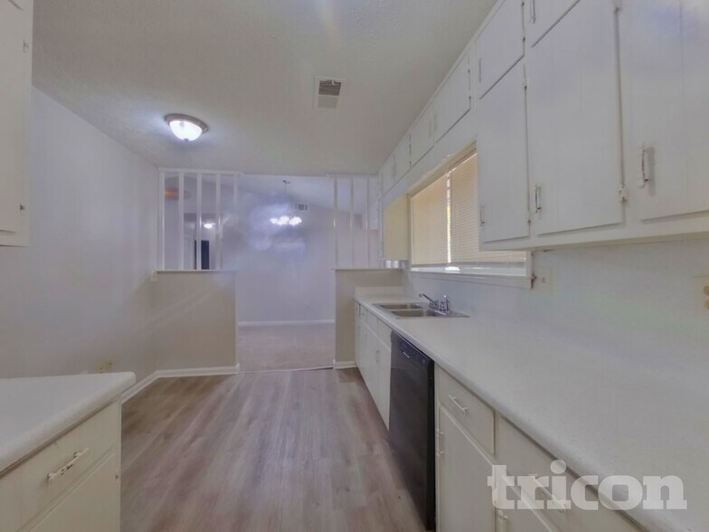 Building Photo - 4621 Cedar Brook Dr SE