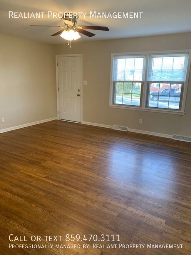 Building Photo - 508 Hickory Hill Dr