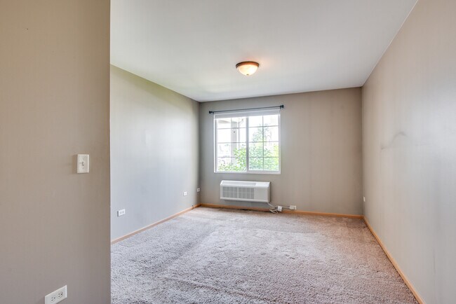 Building Photo - 1600 McClure Rd