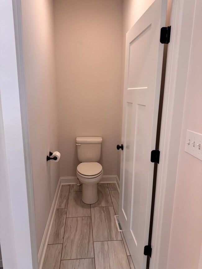 Building Photo - 3 Bedroom || 2 Bathroom Home in Forest