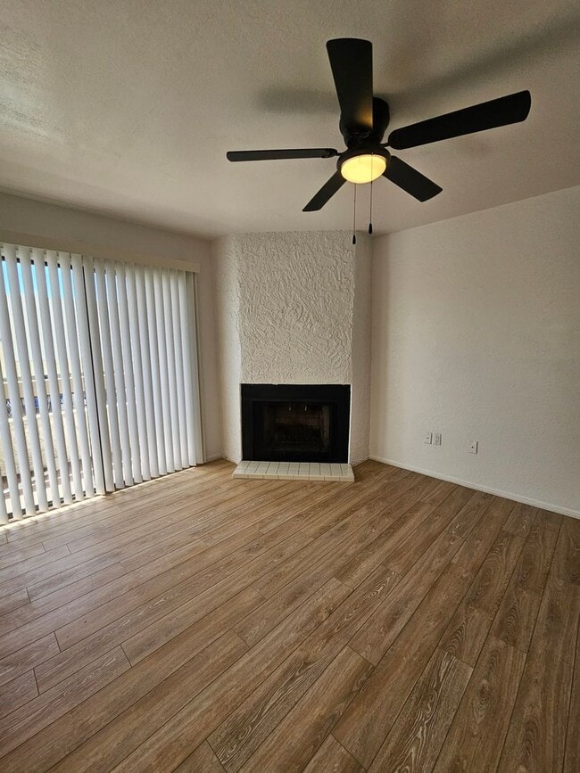 Building Photo - 1 Bedroom Condo - Old Town Scottsdale/ASU ...