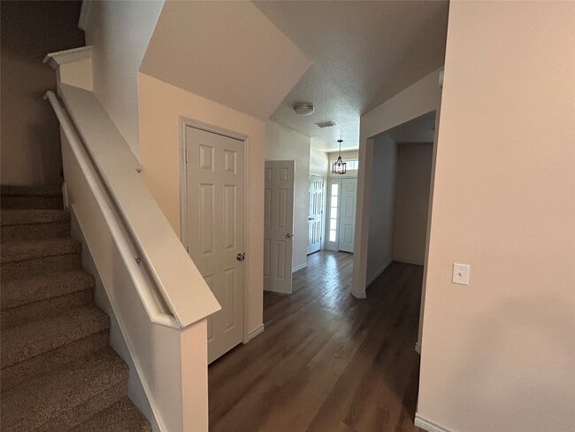 Building Photo - 23831 Pebworth Pl
