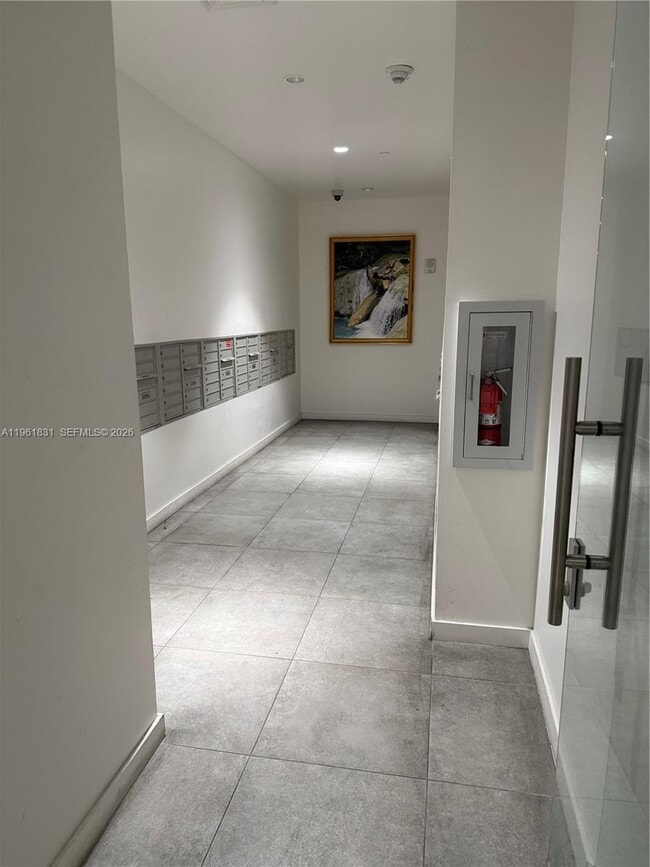 Building Photo - 437 SW 4th Ave