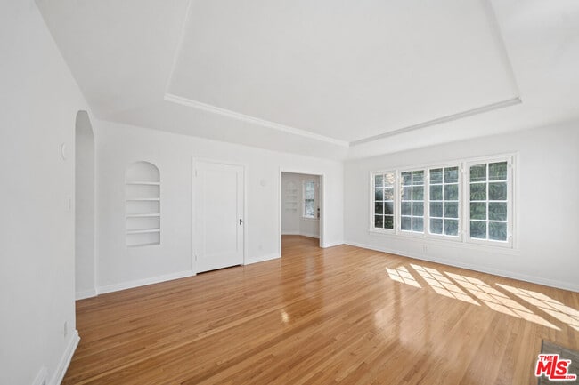 Building Photo - 339 S Detroit St