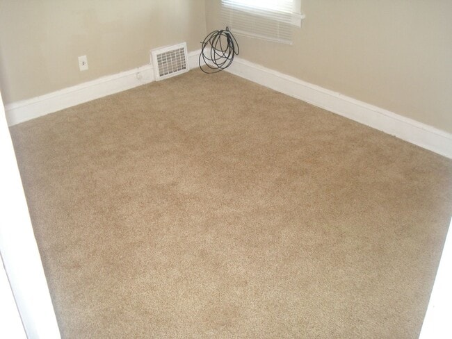 Building Photo - 400-402 Burr