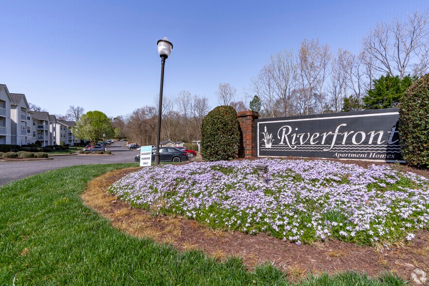 Riverfront Apartment Homes Community Signage - Riverfront Apartment Homes