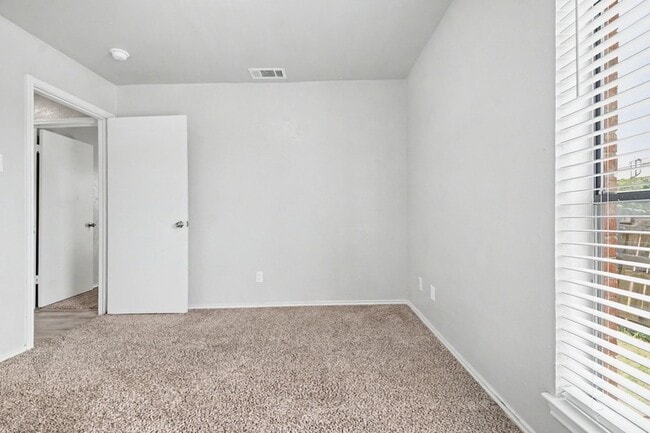 Building Photo - 2201 Jackson Cir