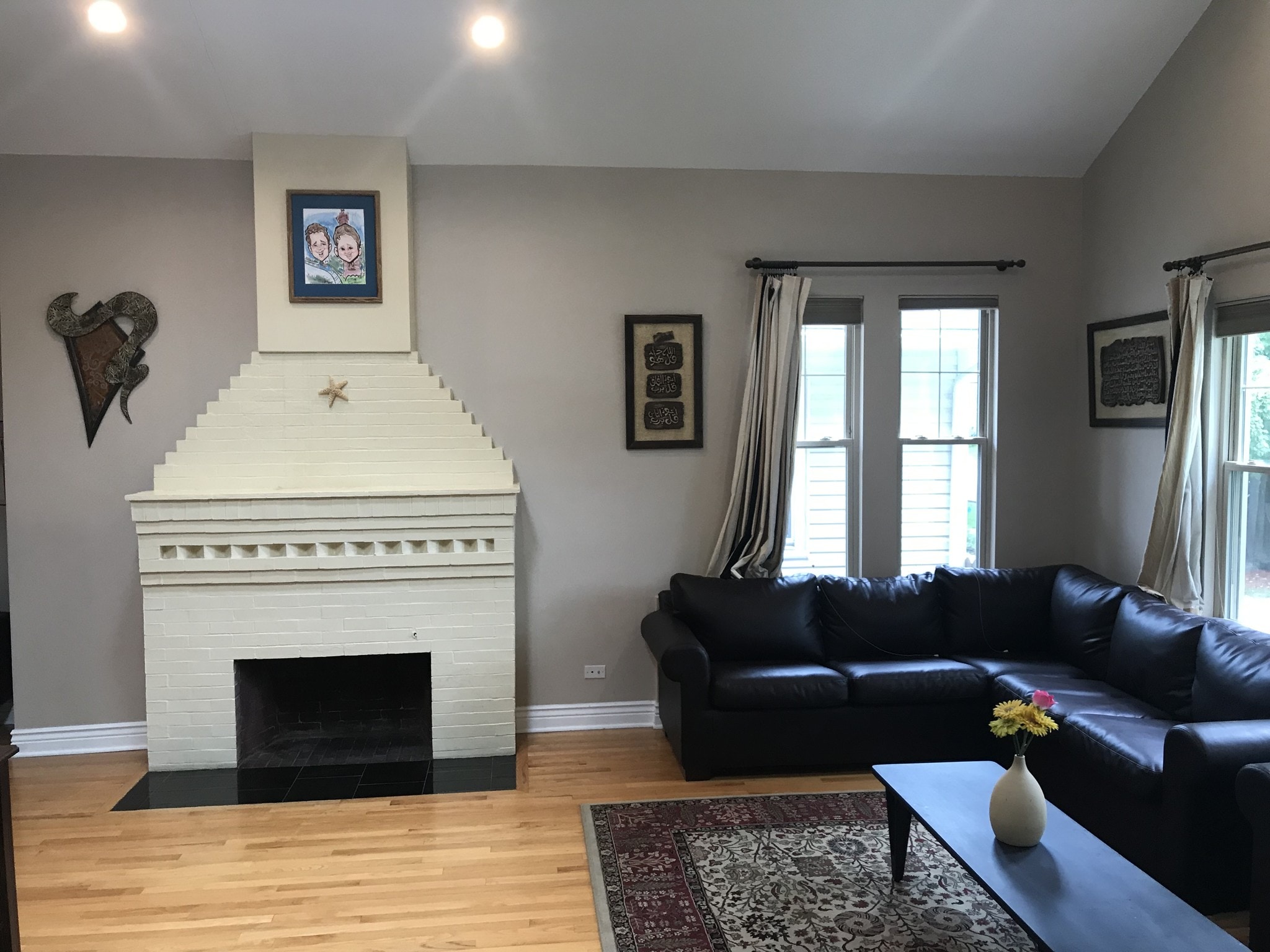 Living room / fire place - 4545 Lawndale Ave