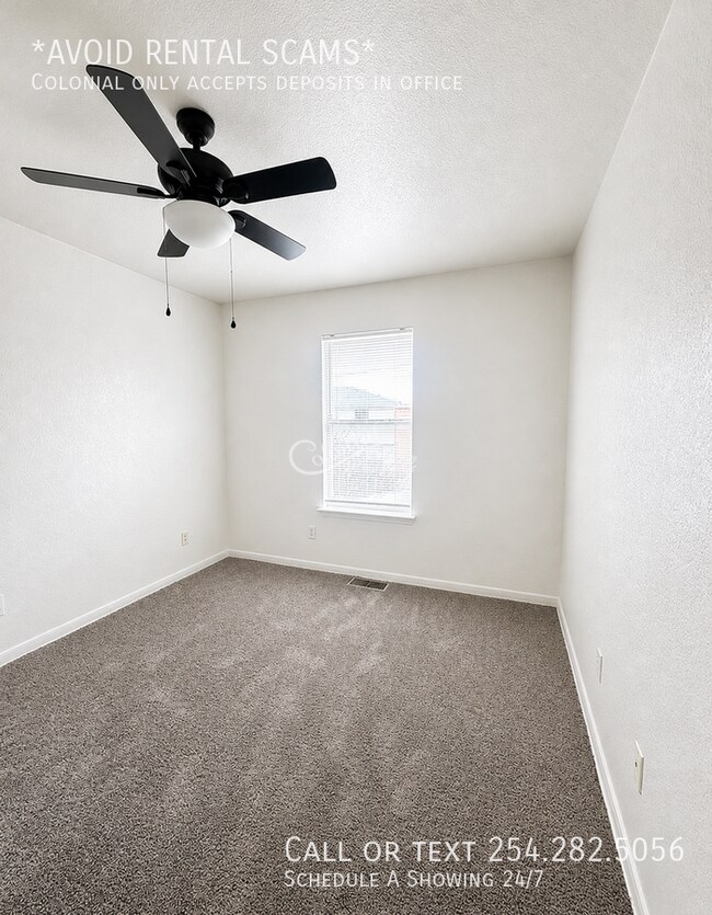 Building Photo - 2806 Leroy Cir