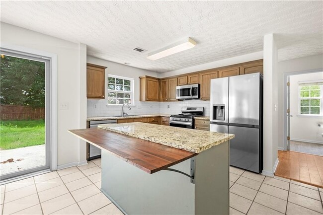 Building Photo - 3740 Crescent Walk Ln NE