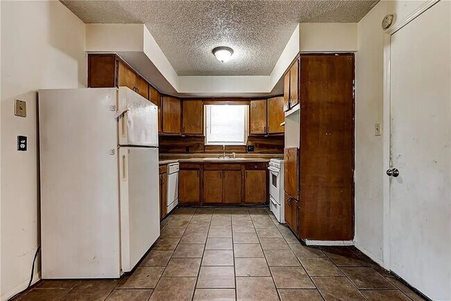 Building Photo - 3 Bed 2 Bath in Midwest City