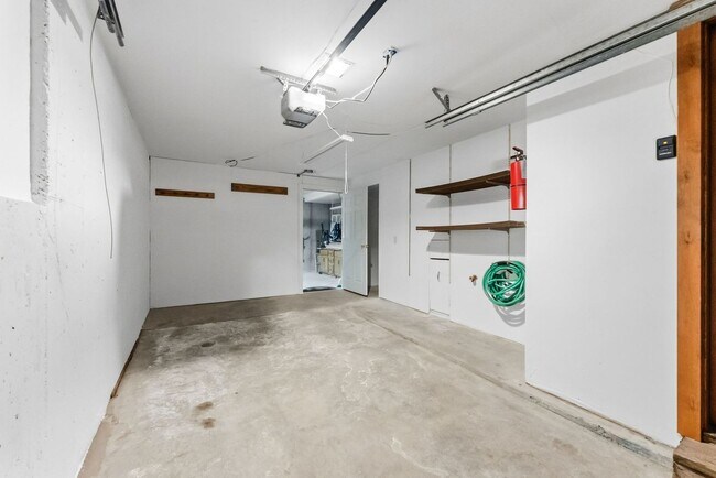 Building Photo - Breck 3-bedroom home with views! 6-12 month lease!