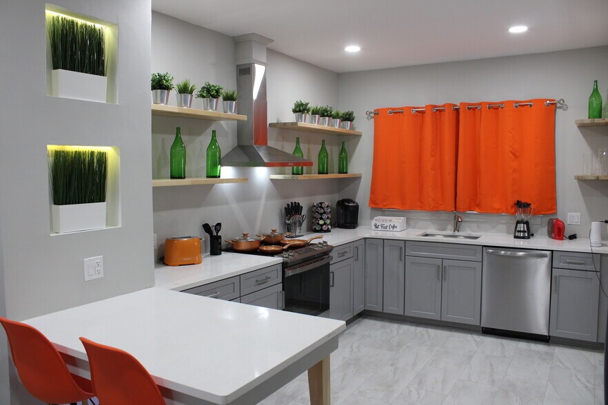 Building Photo - 298 Josephine St