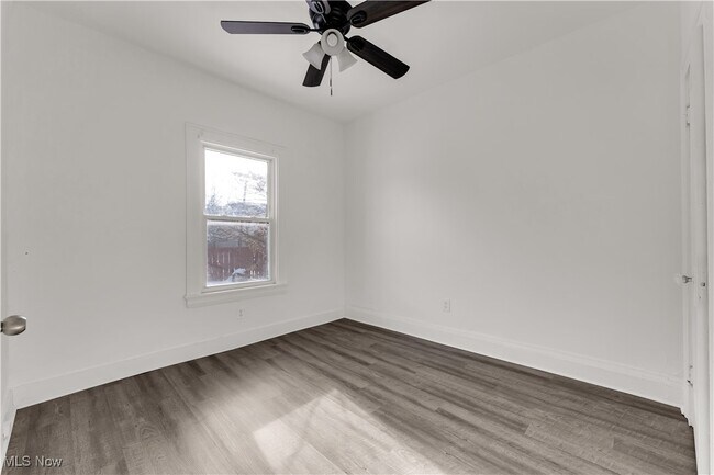 Building Photo - 430 E 149th St