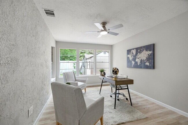 Building Photo - Remodeled 3-Bed Home with Office & Deck in...