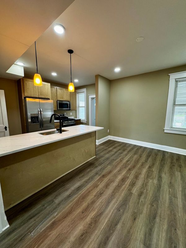 Building Photo - 2613 Chesterfield Ave