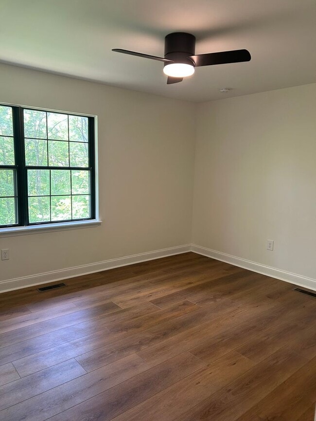 Building Photo - Charming 2 Bed / 2 Bath Home – Walk to Dow...