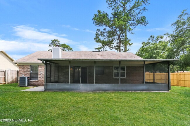 Building Photo - 1441 Kingfisher Ln N