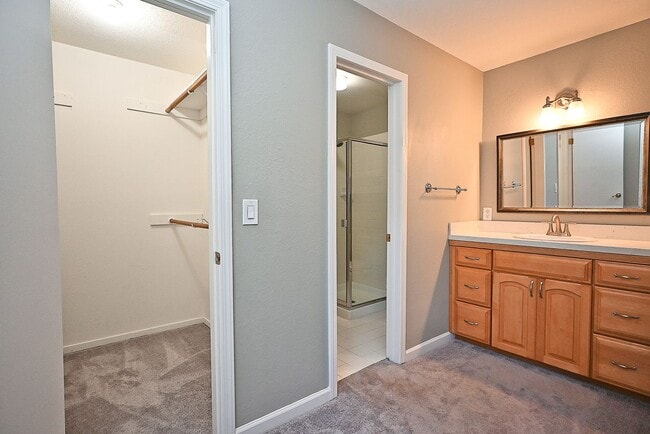 Building Photo - $3,950 -- STUNNING 4B/2BTH HOME IN BRIAR H...