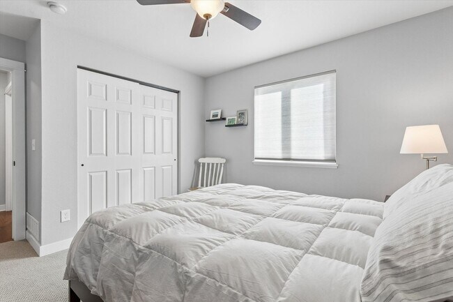 Building Photo - Low-Maintenance Upgraded 3-Bedroom Home Near Downtown Loveland