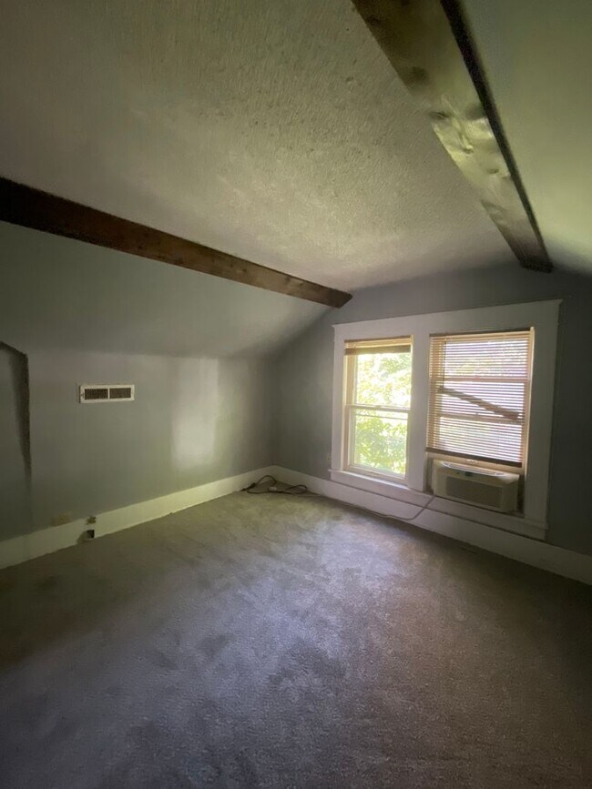 Building Photo - 1415 Neosho St