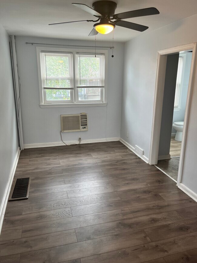 Building Photo - 7604 Wyndale Ave