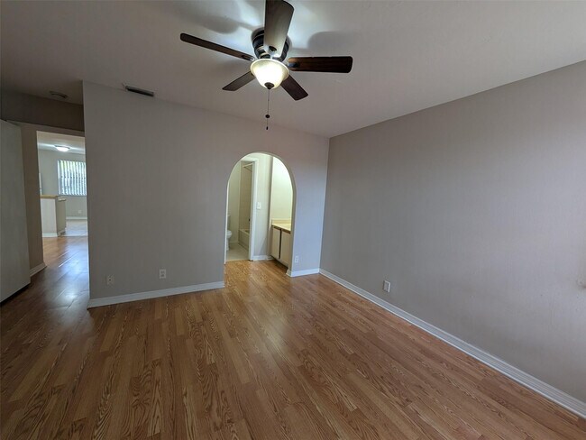 Building Photo - 5741 Riverside Dr